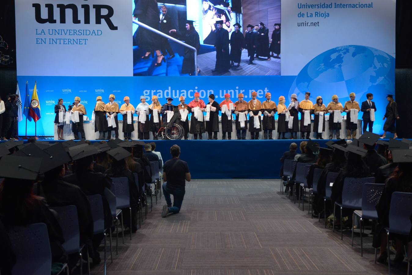 Un millar de alumnos de diez países americanos asistieron en Bogotá al acto de graduación de la Universidad Internacional de La Rioja (UNIR).