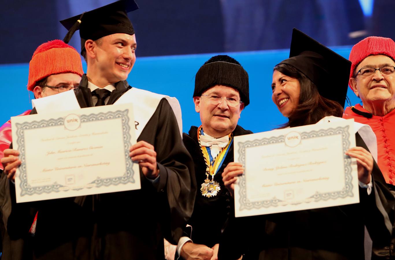 Un millar de alumnos de diez países americanos asistieron en Bogotá al acto de graduación de la Universidad Internacional de La Rioja (UNIR).