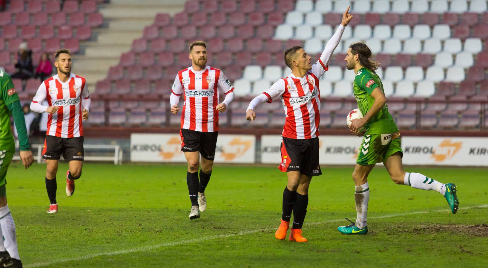 La UD Logroñés ha logrado una gran victoria ante el Racing por 2-1