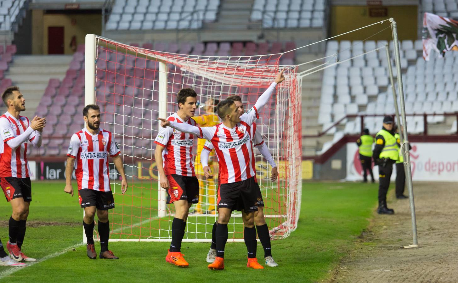 La UD Logroñés ha logrado una gran victoria ante el Racing por 2-1