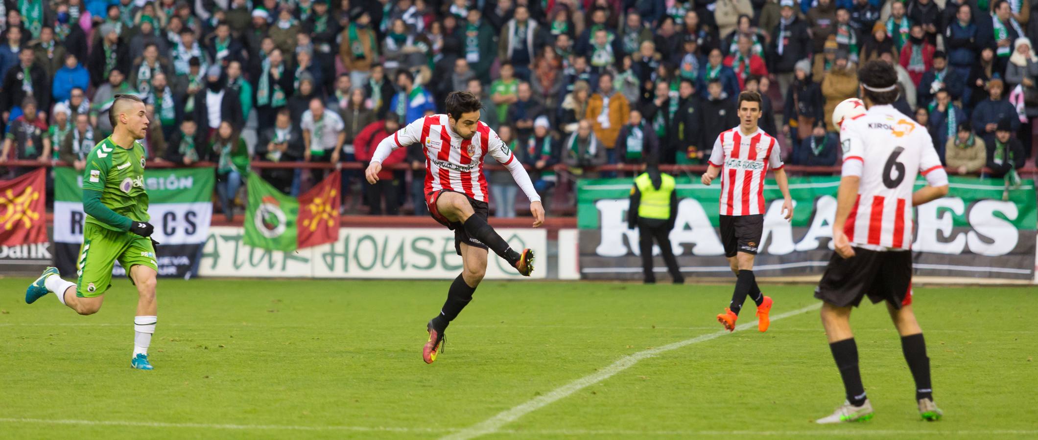 La UD Logroñés ha logrado una gran victoria ante el Racing por 2-1