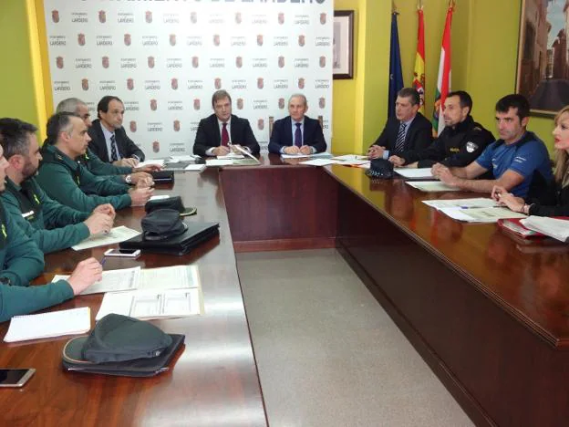 Reunión de la Junta Local de Seguridad celebrada en Lardero. :: d. g. r.