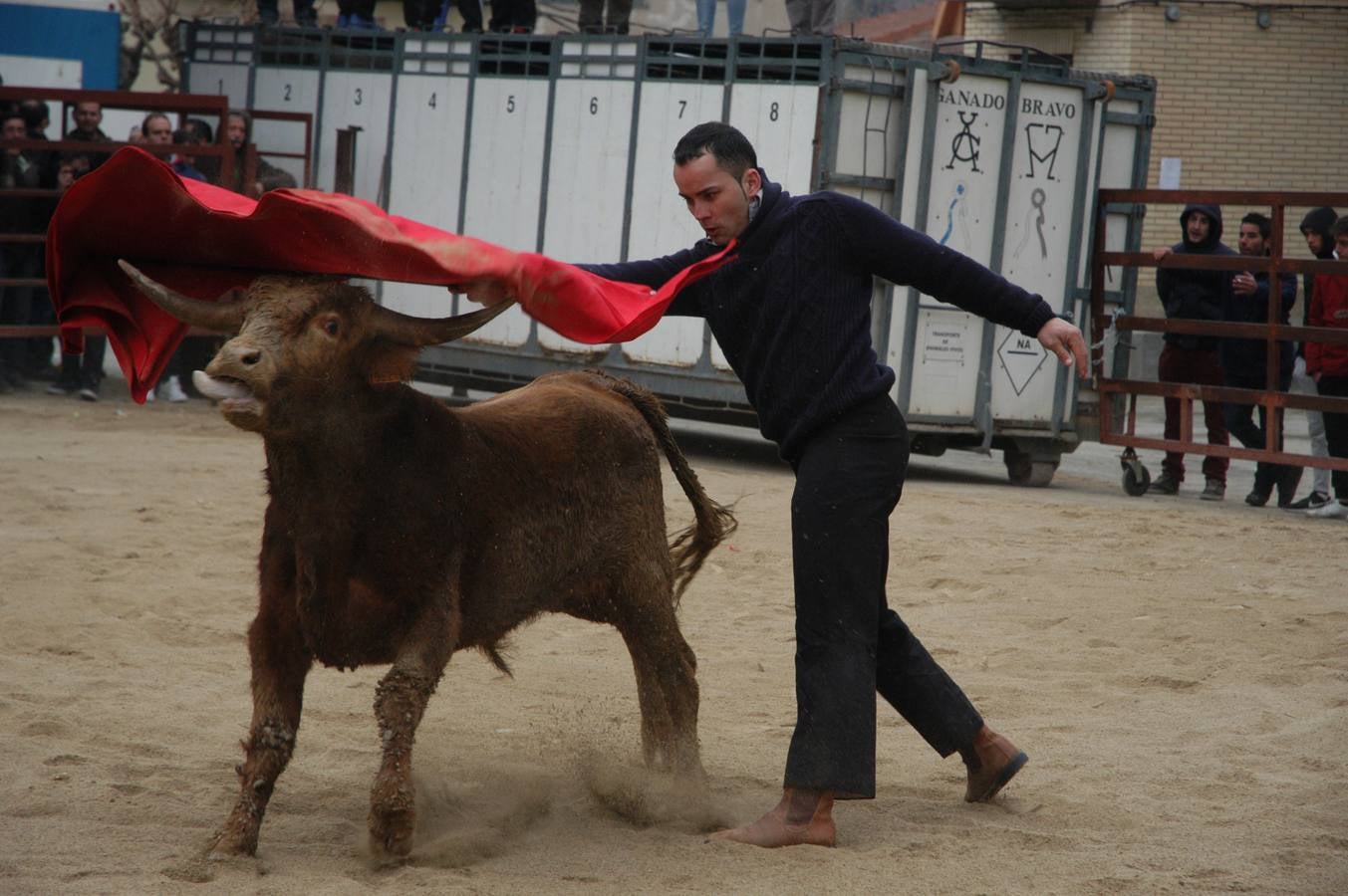 Este sábado ha tenido lugar el Festejo taurino en Rincón de Olivedo. Han participado alumnos de la escuela taurina de Zaragoza. El acto está incluido en las fiestas de la juventud de Rincón de Olivedo.