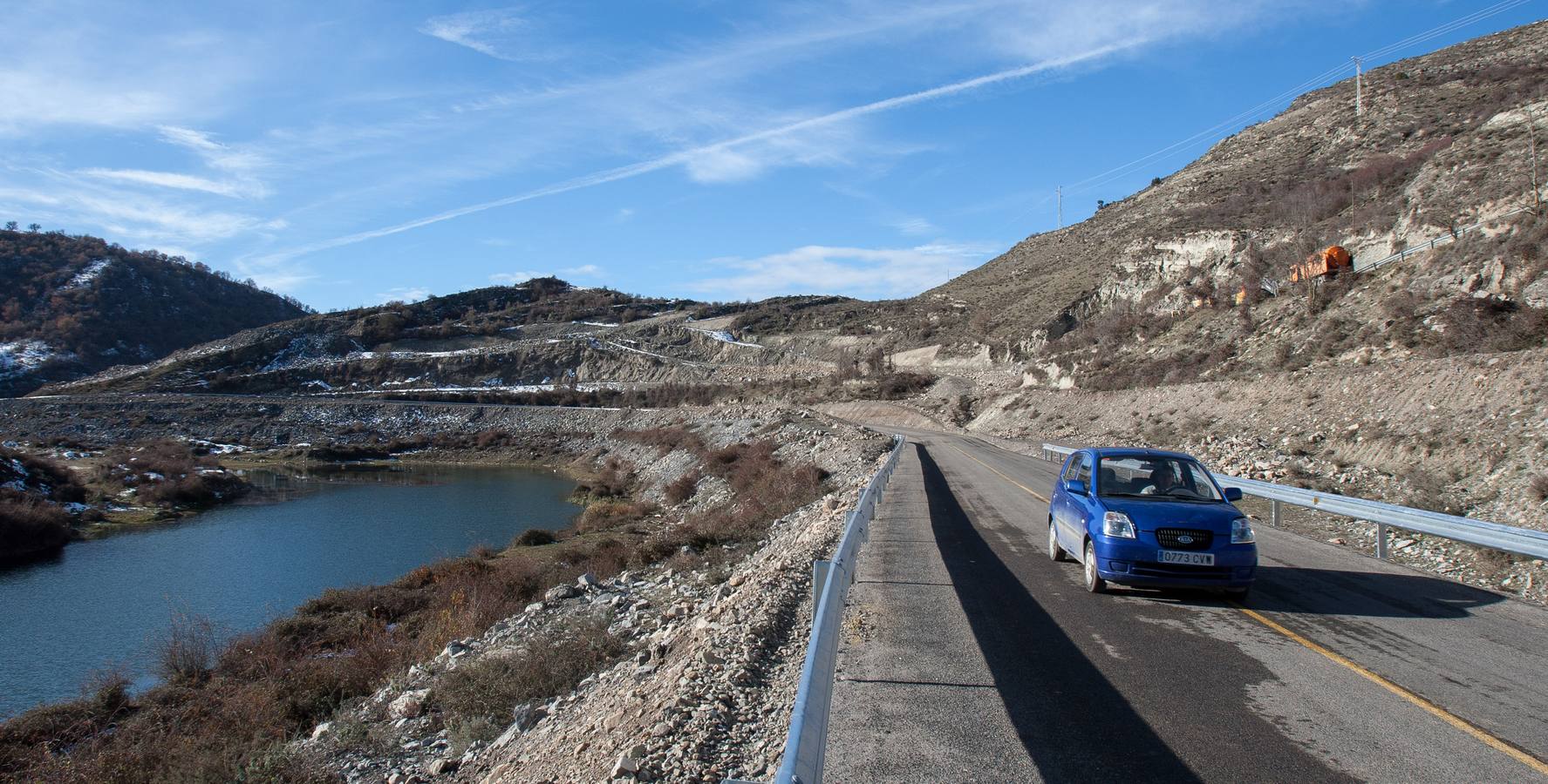 El municipio denuncia el impacto paisajístico que causa el embalse del Camero Viejo, a punto de concluir sus obras