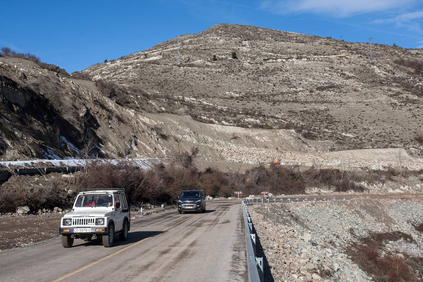 El municipio denuncia el impacto paisajístico que causa el embalse del Camero Viejo, a punto de concluir sus obras