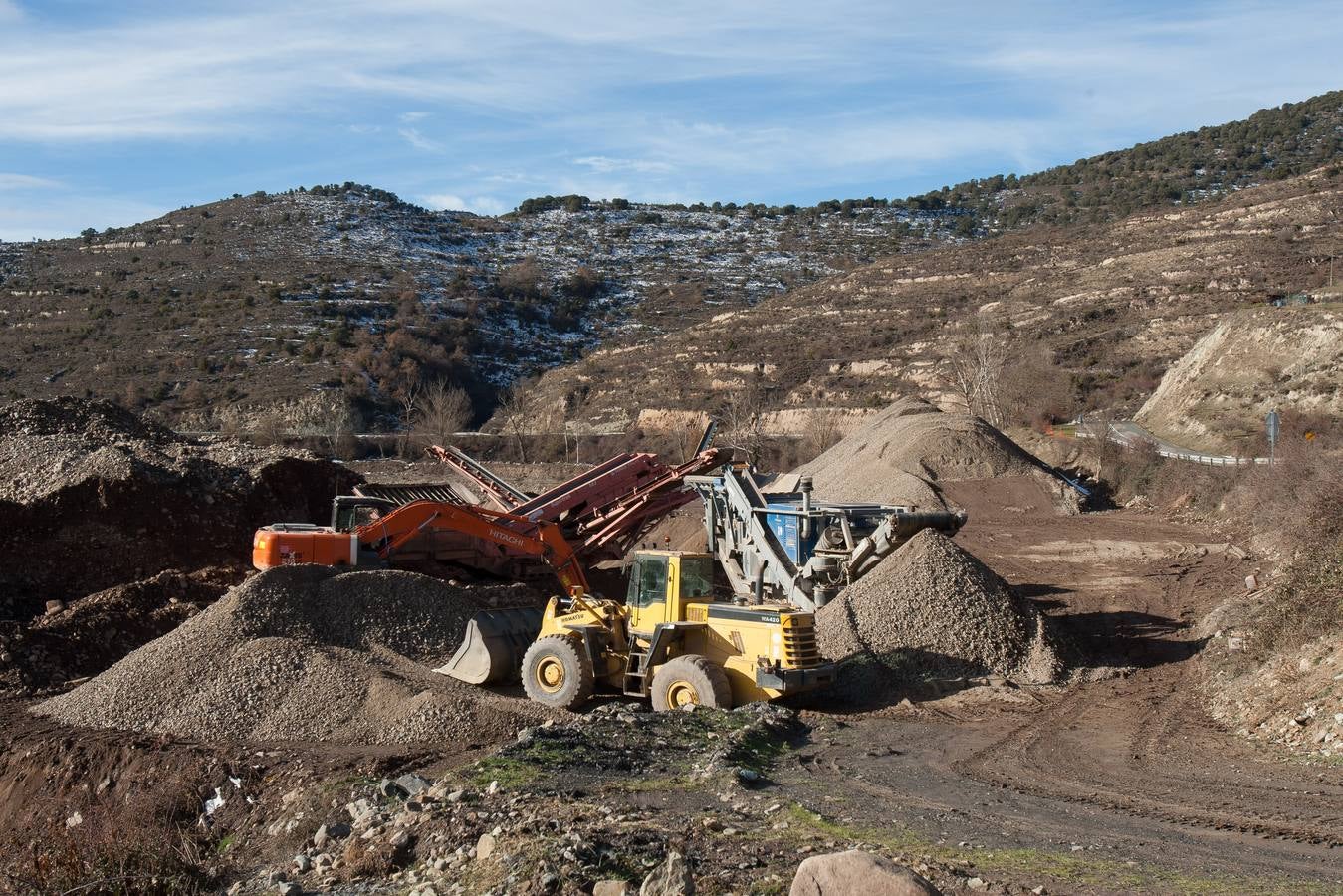 El municipio denuncia el impacto paisajístico que causa el embalse del Camero Viejo, a punto de concluir sus obras