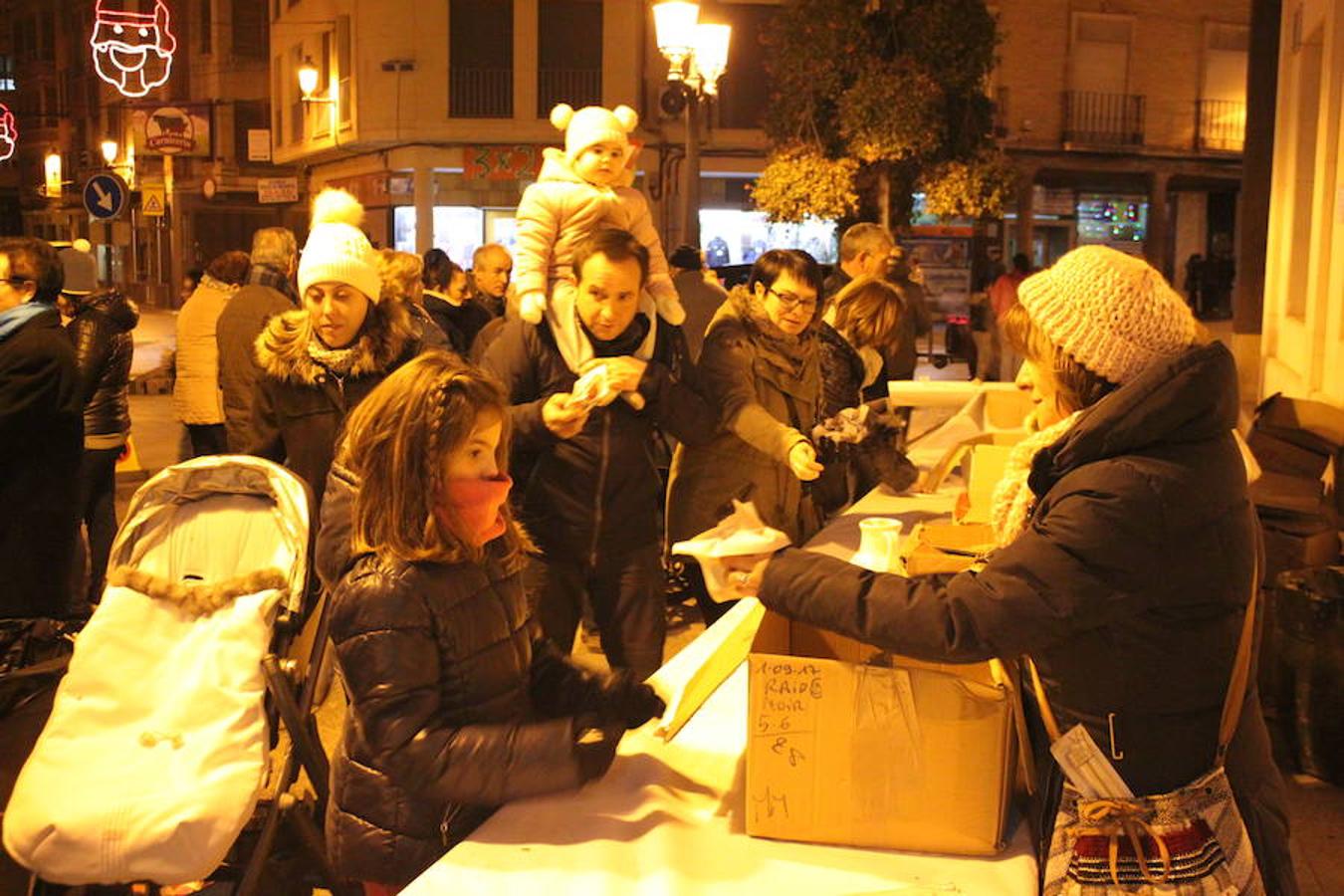 Las hogueras de Santa Lucía de Arnedo se vivieron con pasión y con el acercamiento vecinal a la lumbre reparadora del frío reinante.