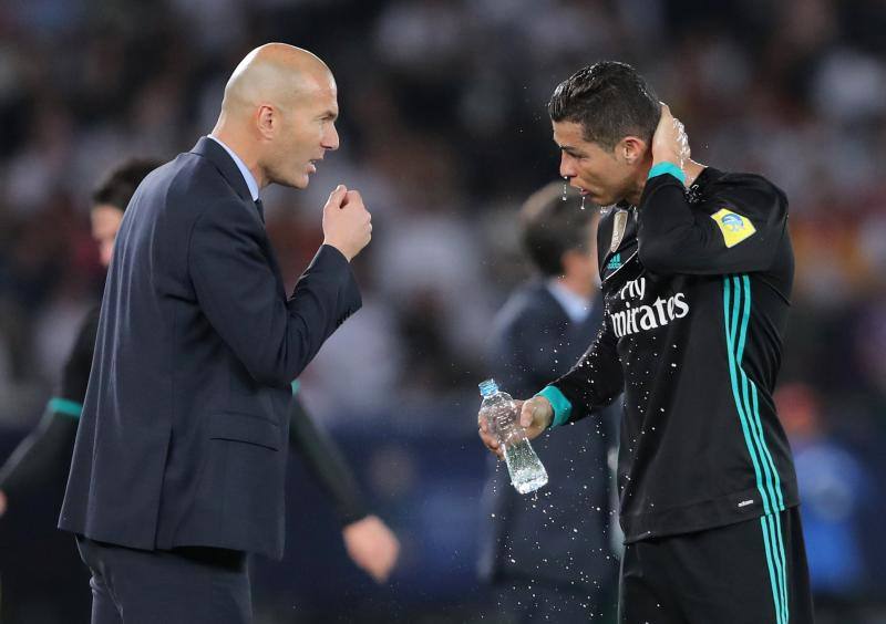 La semifinal entre el Al Jazira y el Real Madrid ofreció numerosas imágenes curiosas que alimentan la polémica sobre el Mundial de Clubes