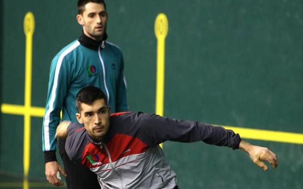 Víctor y Albisu apuntan hacia Imaz