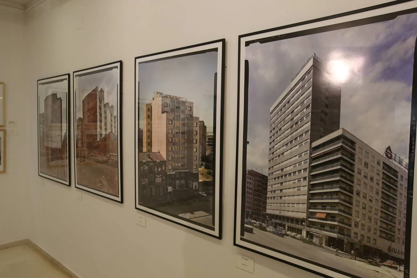 La muestra está ligada a la colección 'Fotógrafos de Logroño', "que recupera la historia de la ciudad y de las familias logroñesas". Puede verse en sala expositiva del Ayuntamiento de Logroño