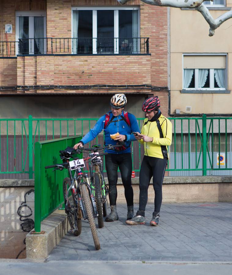 Los ciclistas disfrutaron de una estupenda carrera.