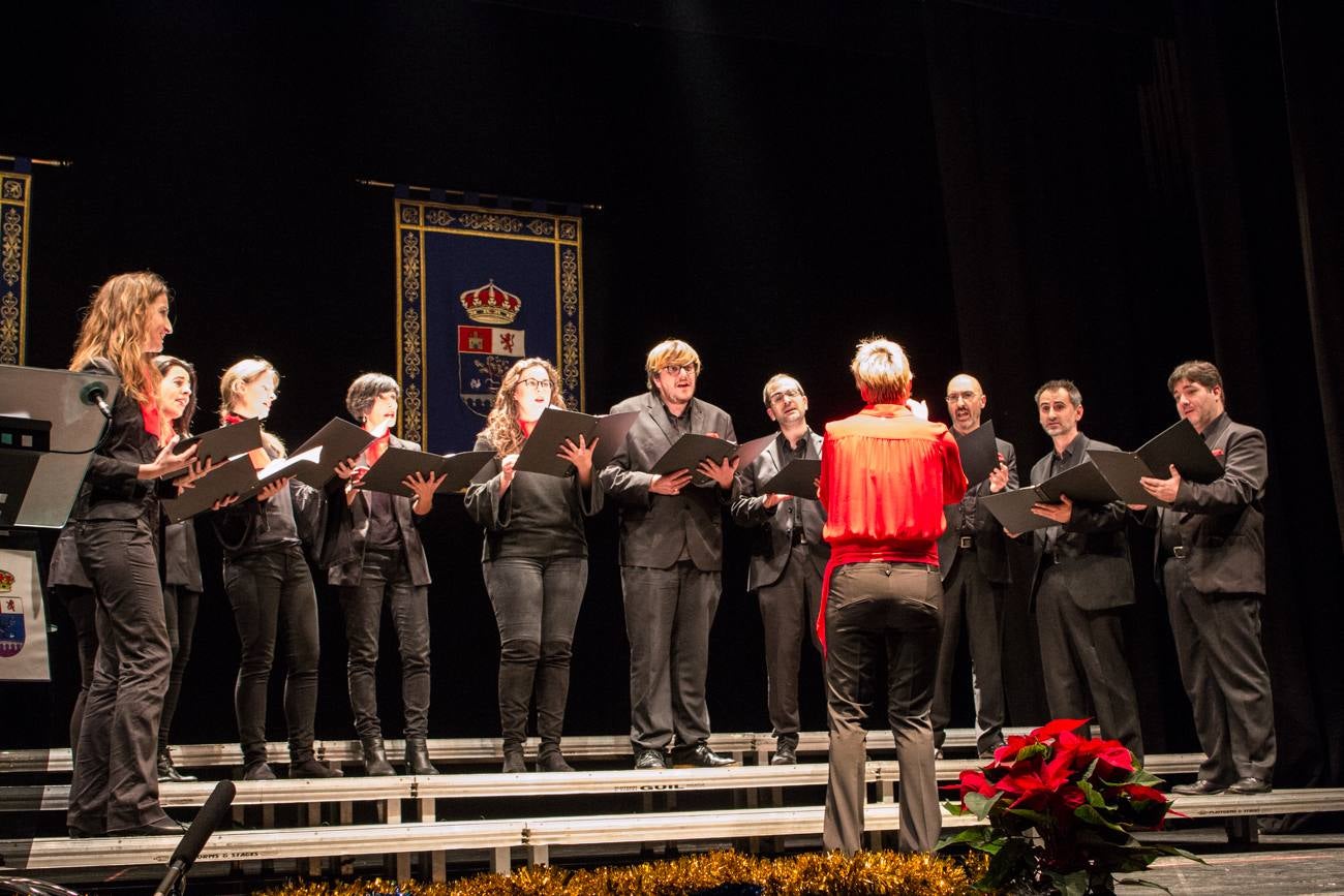 El coro H2Voz, de Logroño, ganó el 27 certamen nacional de villancicos en el Teatro Avenida