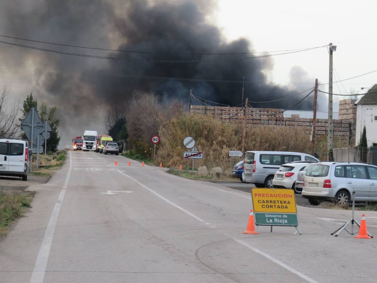 El fuego ha calcinado la nave anexa a la empresa