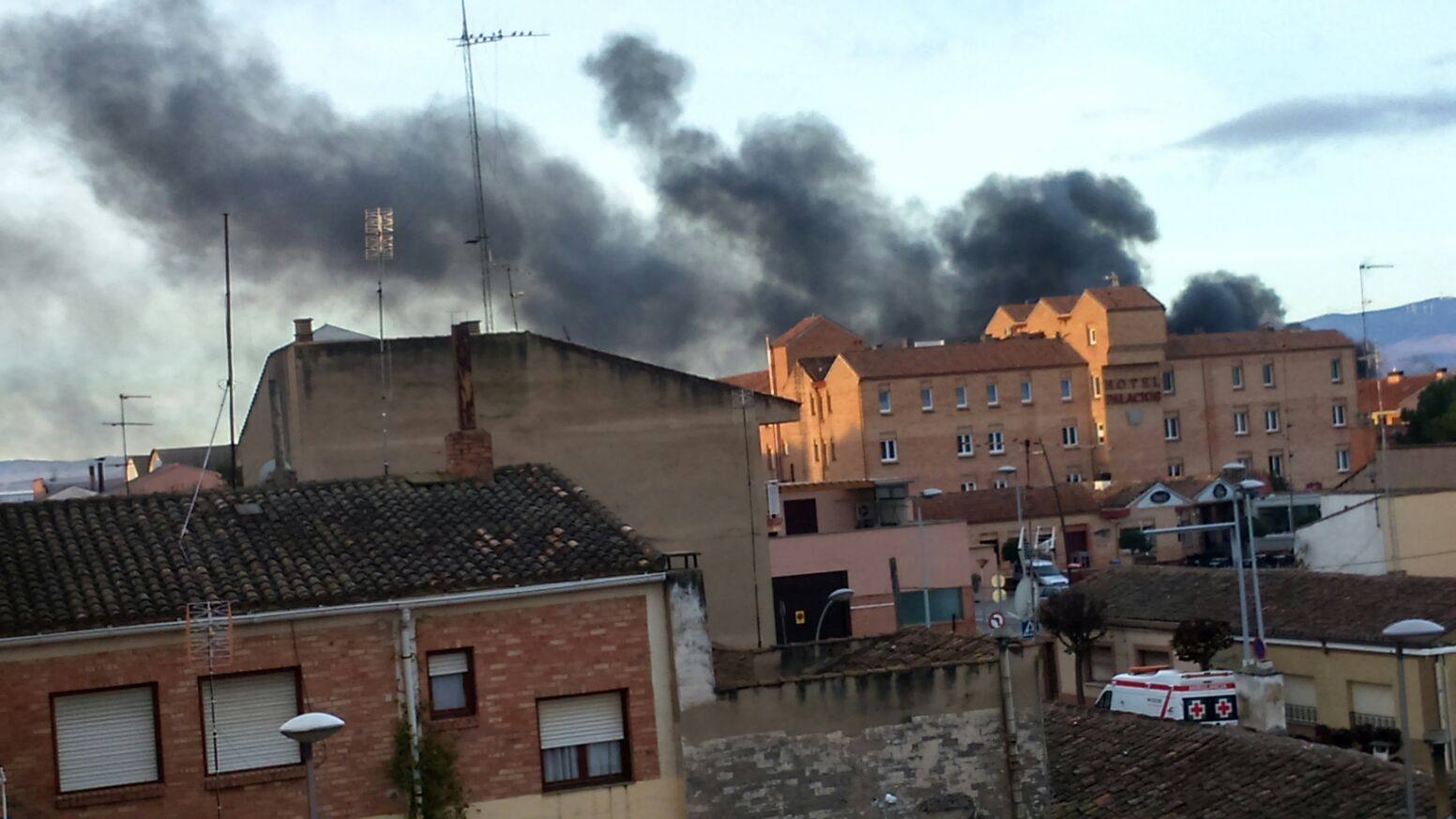 El fuego ha calcinado la nave anexa a la empresa