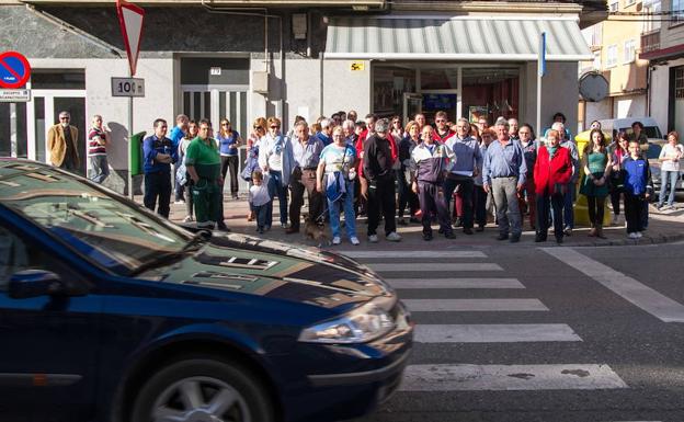 Protesta vecinal en La Estrella por la reiteración de atropellos en el entorno. 