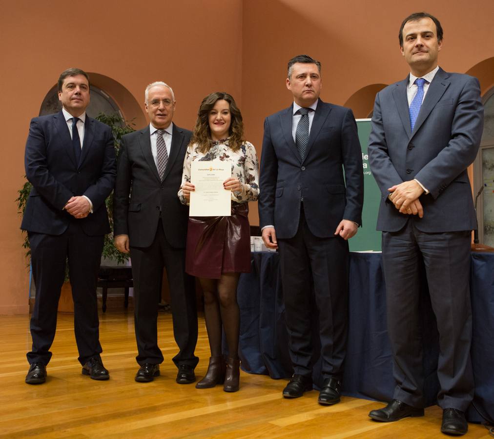 Un total de 57 alumnos y 15 coordinadores y profesores delegados de La Rioja han sido reconocidos hoy como destacados por su "de excelencia académica"