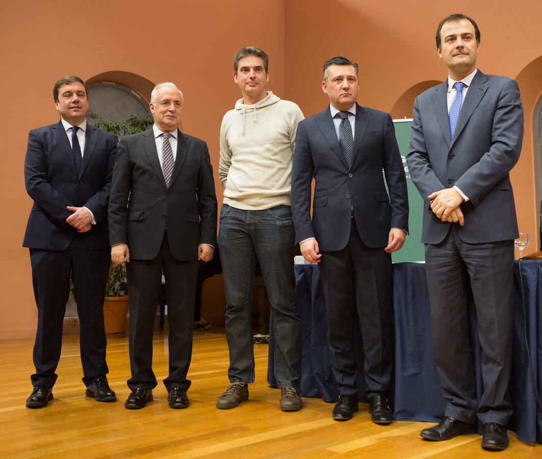 Un total de 57 alumnos y 15 coordinadores y profesores delegados de La Rioja han sido reconocidos hoy como destacados por su "de excelencia académica"