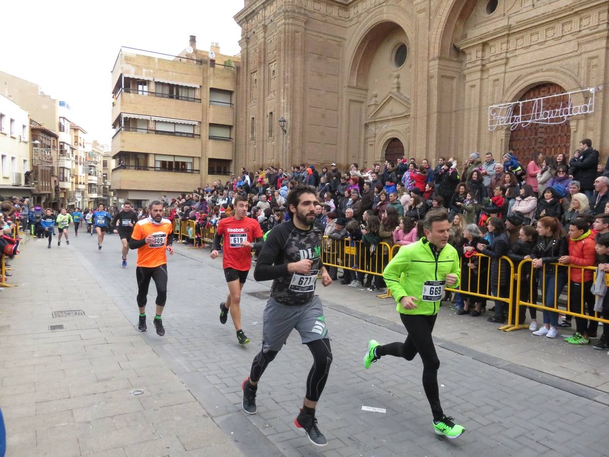 Las imágenes de la carrera de Nochevieja por las calles de Alfaro