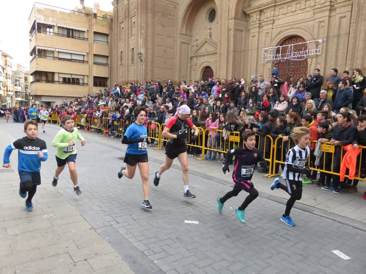 Las imágenes de la carrera de Nochevieja por las calles de Alfaro