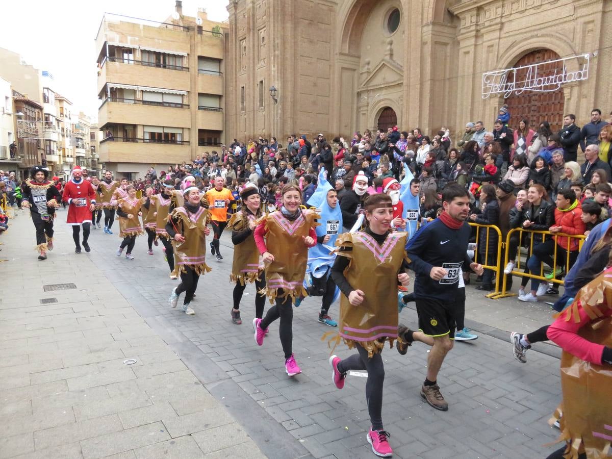 Las imágenes de la carrera de Nochevieja por las calles de Alfaro