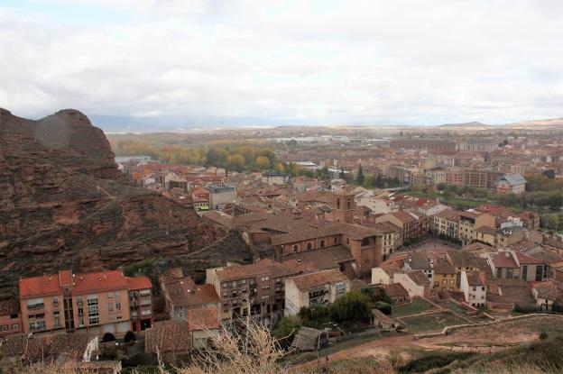 Vista aérea de la mayor parte del casco antiguo de la ciudad de Nájera. :: 