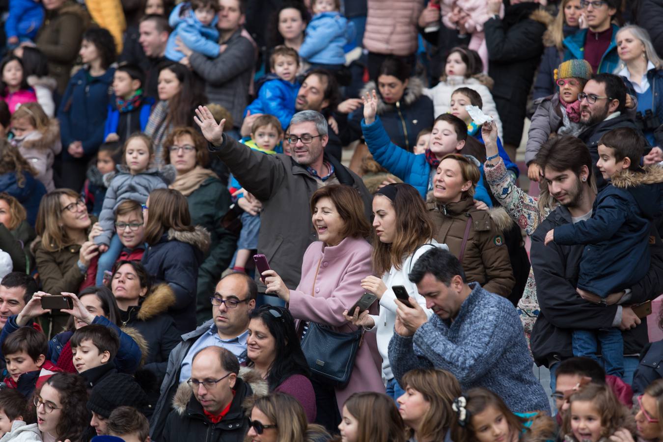 Todos querían darle la mano a Melchor, Gaspar y Baltasar