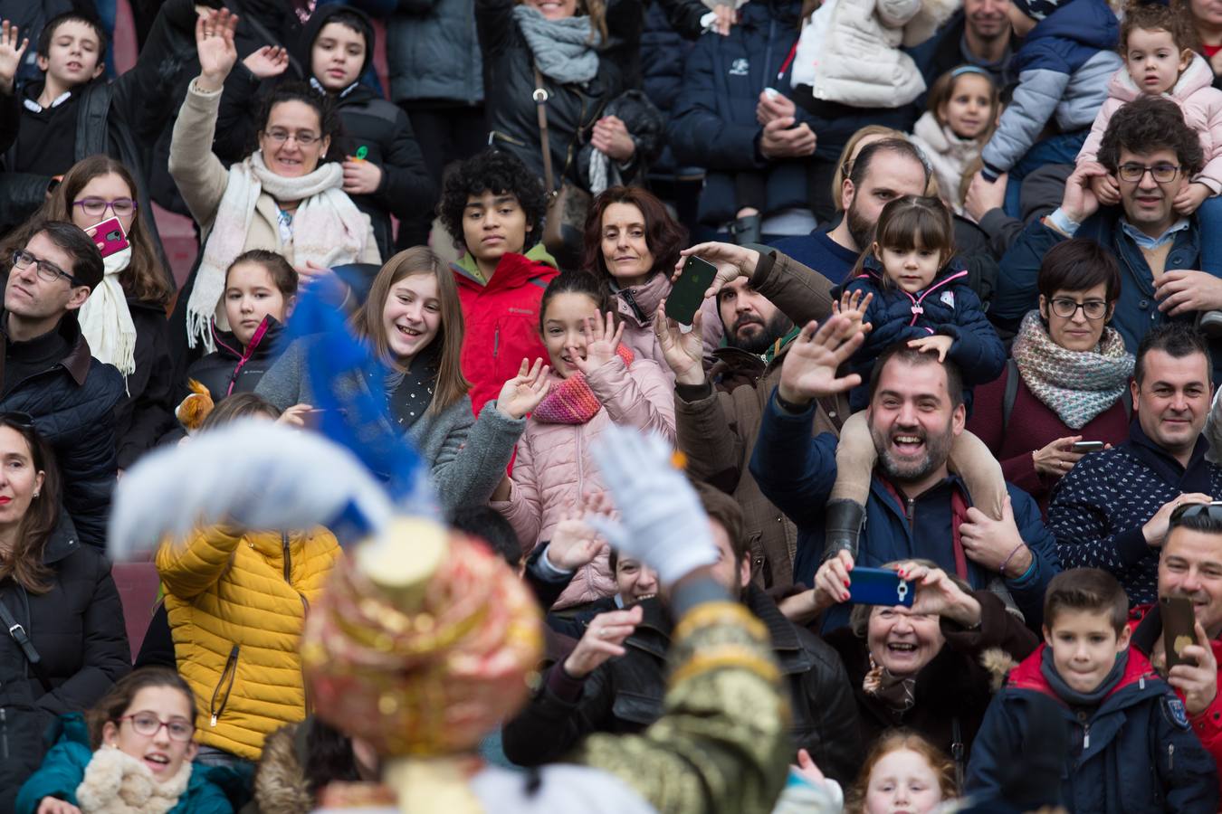 Todos querían darle la mano a Melchor, Gaspar y Baltasar