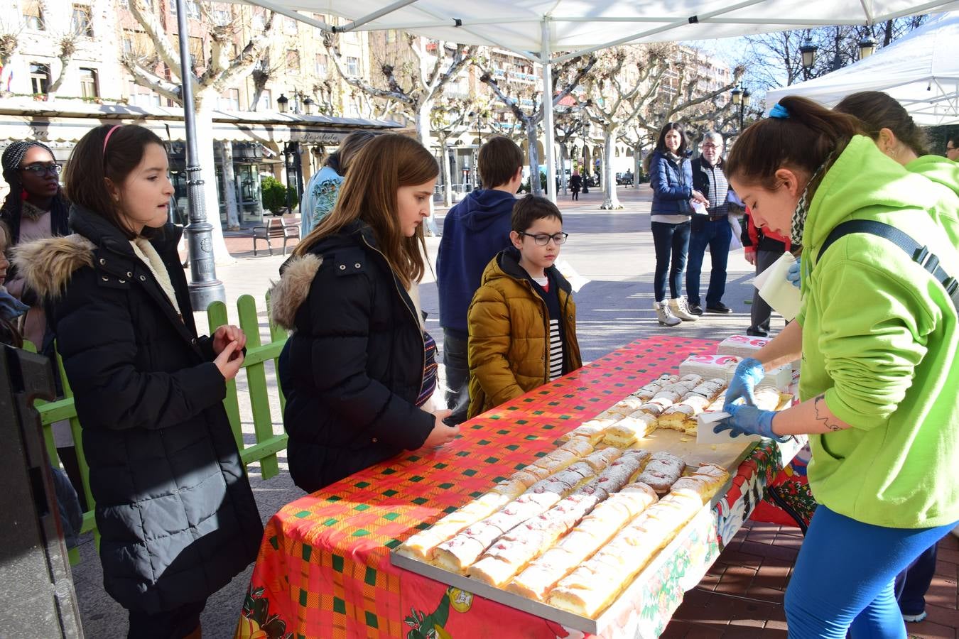 La actividad se enmarca dentro de Logroño es Navidad, el programa que el Ayuntamiento, organiza (con cerca de 400 actividades desde el 15 de diciembre al 7 de enero) con la colaboración de la Cámara de Comercio y de 50 asociaciones y colectivos de la ciudad