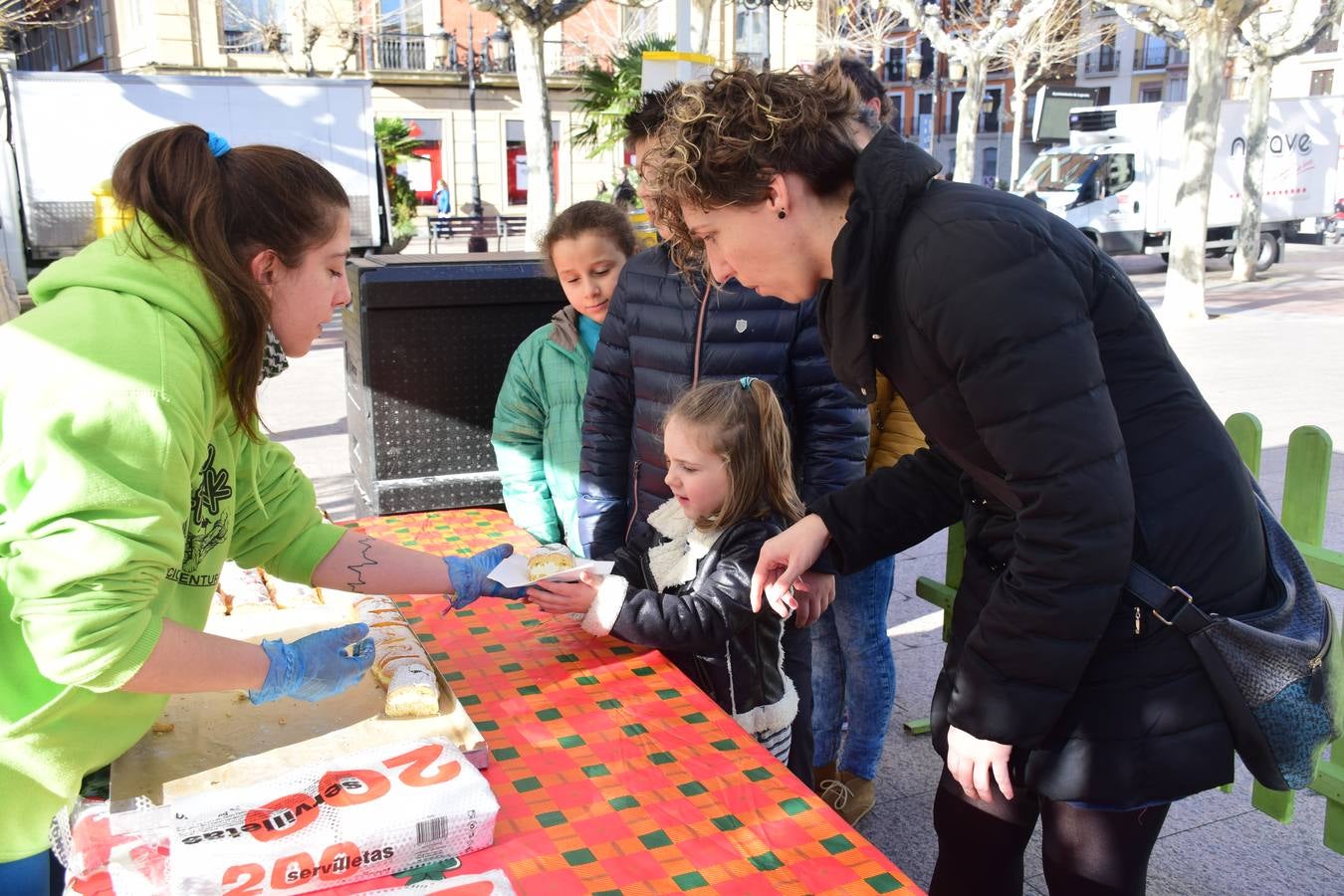 La actividad se enmarca dentro de Logroño es Navidad, el programa que el Ayuntamiento, organiza (con cerca de 400 actividades desde el 15 de diciembre al 7 de enero) con la colaboración de la Cámara de Comercio y de 50 asociaciones y colectivos de la ciudad