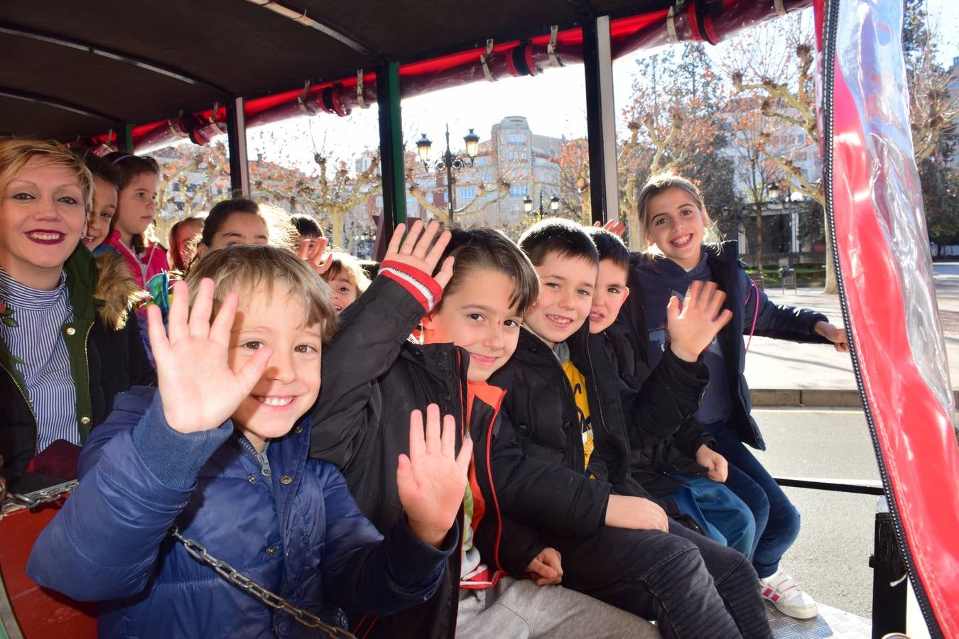 Pequeños y mayores pasean estos días de esta divertida manera por las calles de la capital riojana