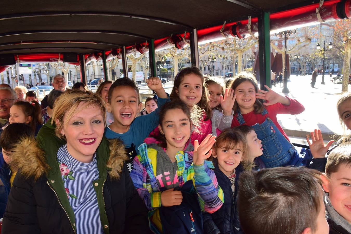 Pequeños y mayores pasean estos días de esta divertida manera por las calles de la capital riojana