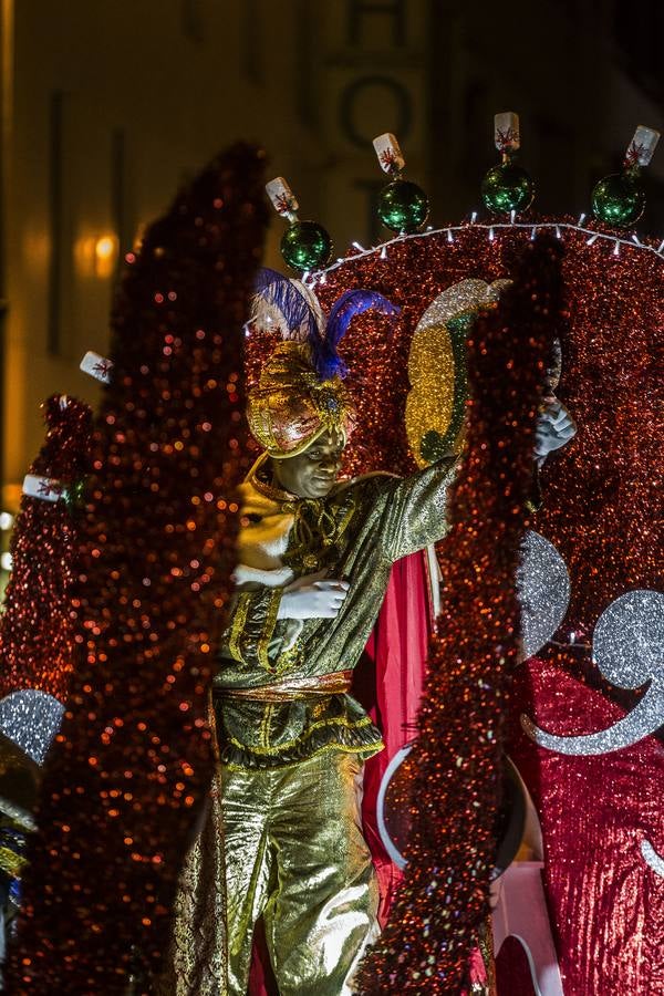 La lluvia no impidió la celebración del desfile en el que no faltaron los paraguas