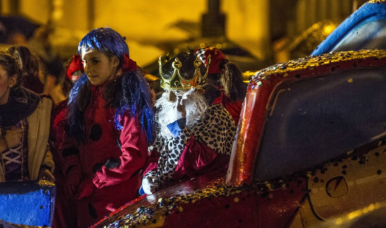 La lluvia no impidió la celebración del desfile en el que no faltaron los paraguas