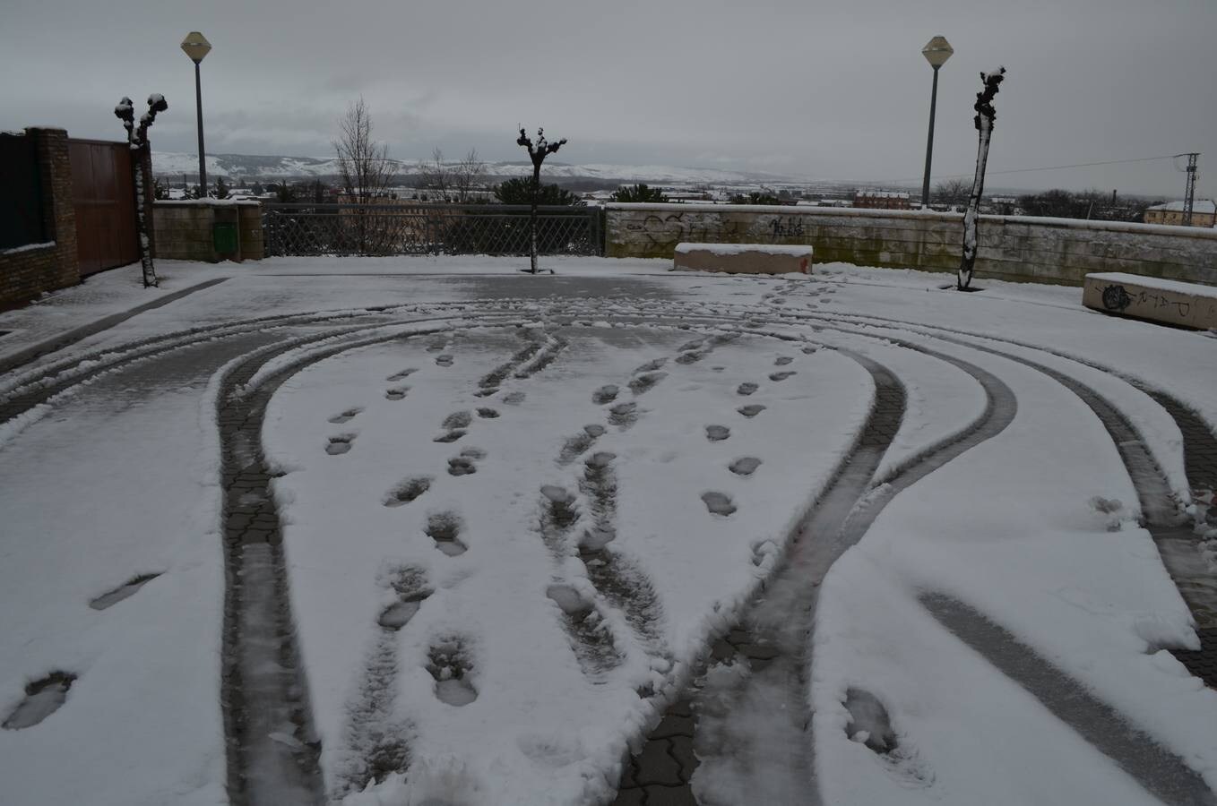 El municipio permanecía blanco este domingo tras la nevada del sábado