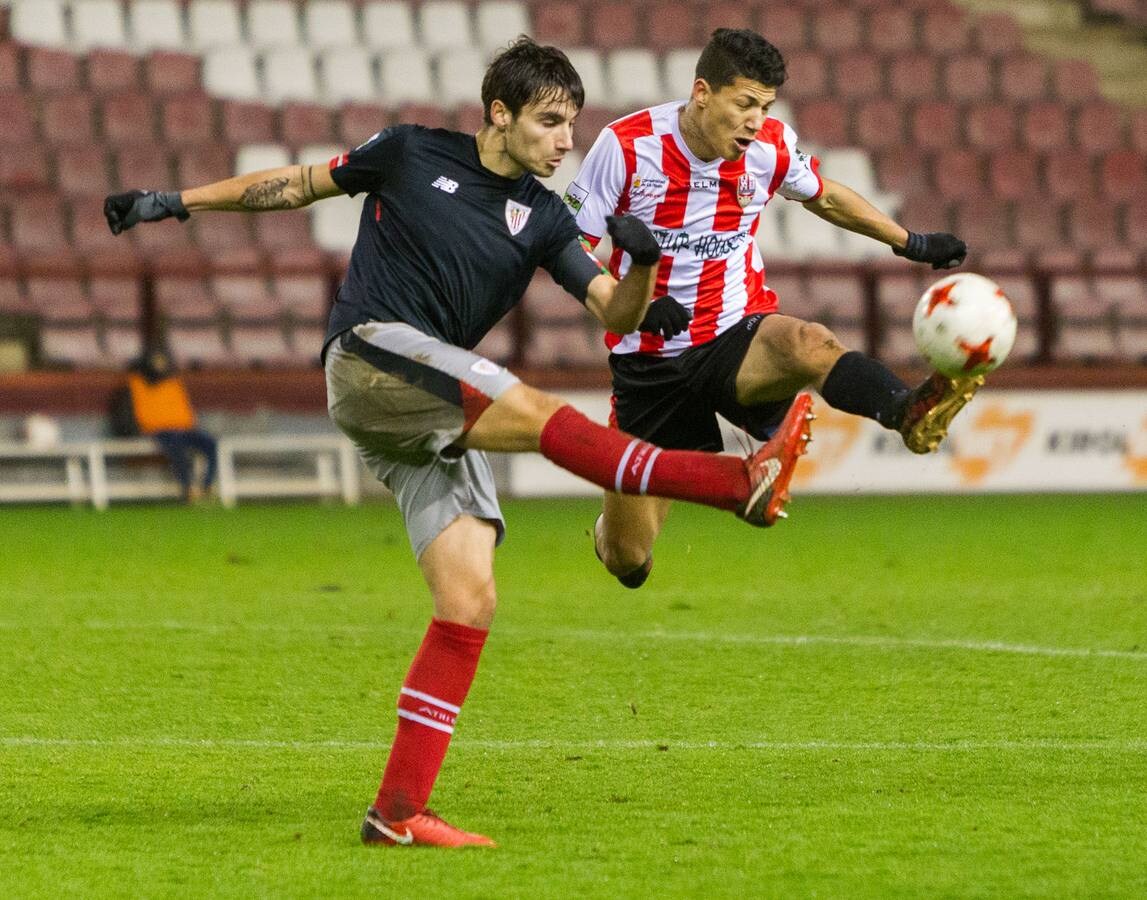 Rayco hace tres goles para poner a sus pies a una afición que vuelve a creer en las opciones de playoff de este equipo