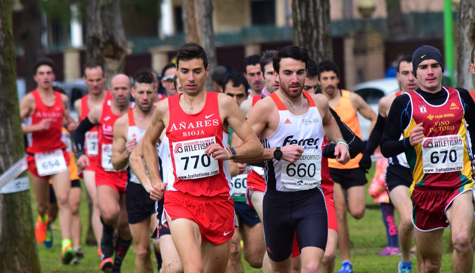 El autonómico de cross largo por clubes reunió a un buen número de fondistas.