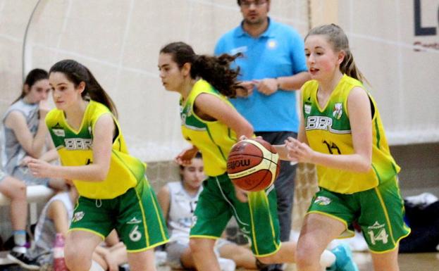 Fotografía de un partido femenino correspondiente al Torneo Canteras.