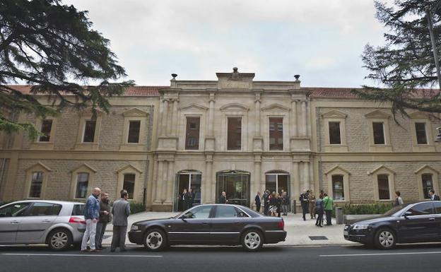 El TSJR reconoce el derecho al puesto a un empleado de Salud que encadenó 20 contratos en 9 años