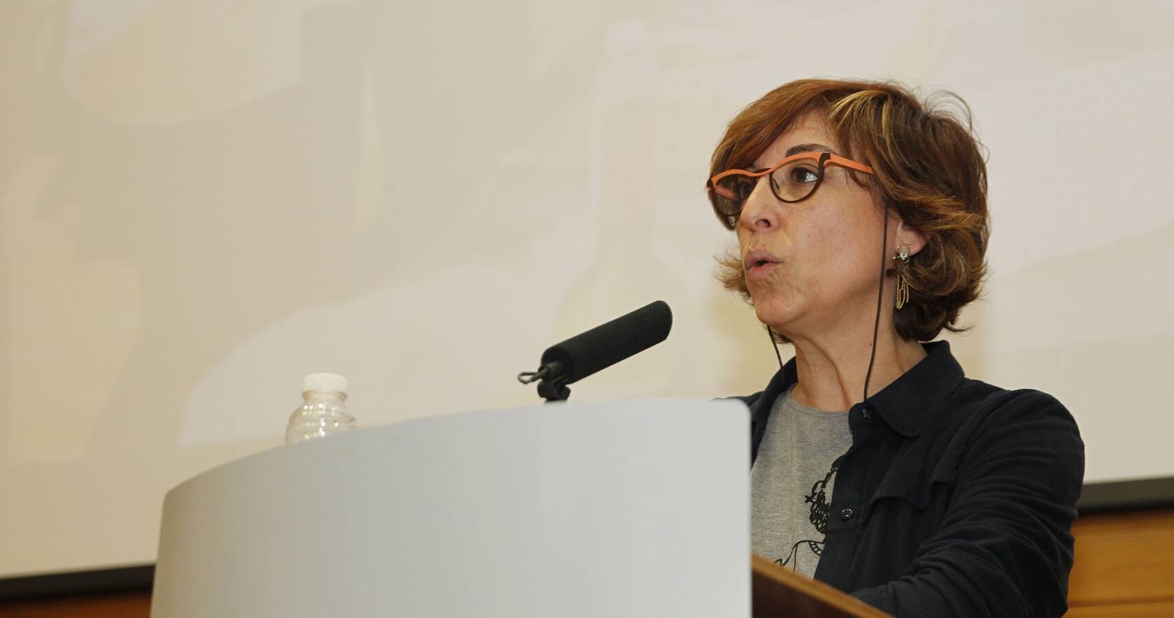 En este acto en la Asociación de la Prensa se ha homenajeado a la periodista Teresa Alonso, recientemente prejubilada de Radio Rioja, así como se ha recodado a Emilio Ramírez, de Diario La Rioja, quien falleció el pasado 22 de diciembre. Además se ha dado la bienvenida a doce nuevos asociados