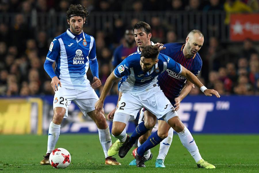 El Barcelona estará en las semifinales de la Copa del Rey tras vencer al Espanyol por 2-0 en el Camp Nou (2-1 global). Los azulgrana se adelantaron con Suárez y Messi puso la sentencia. El partido también estuvo marcado por la despedida a Javier Mascherano y el debut de Philippe Coutinho.