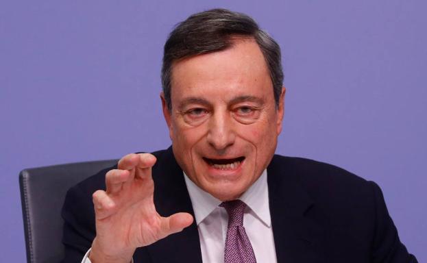 Draghi habla durante su conferencia de prensa. 