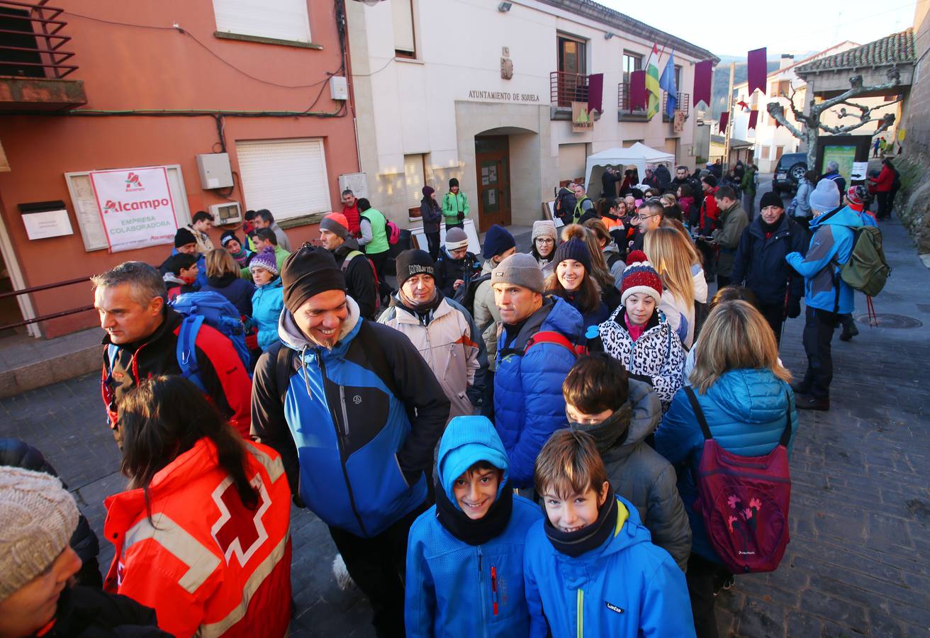 Se ha realizado una demostración de cómo se hacía el llenado de las Neveras en la antigüedad y se ha degustado un granizado de vino y unas patatas con chorizo