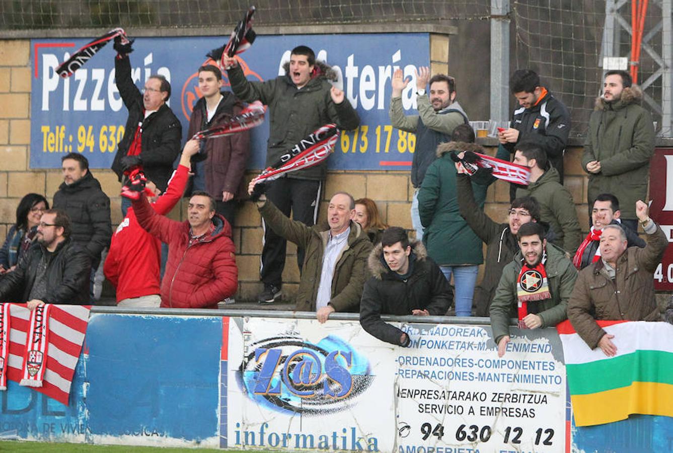 Así, consolidando lo de casa y fijando puntos en el exterior, es como la UDL ha vuelto a hacer acopio de vitamina de ilusión para tratar de enganchar con las plazas del play off de ascenso. Los tres puntos que vinieron ayer de Amorebieta (1-3) han sido oro molido. 