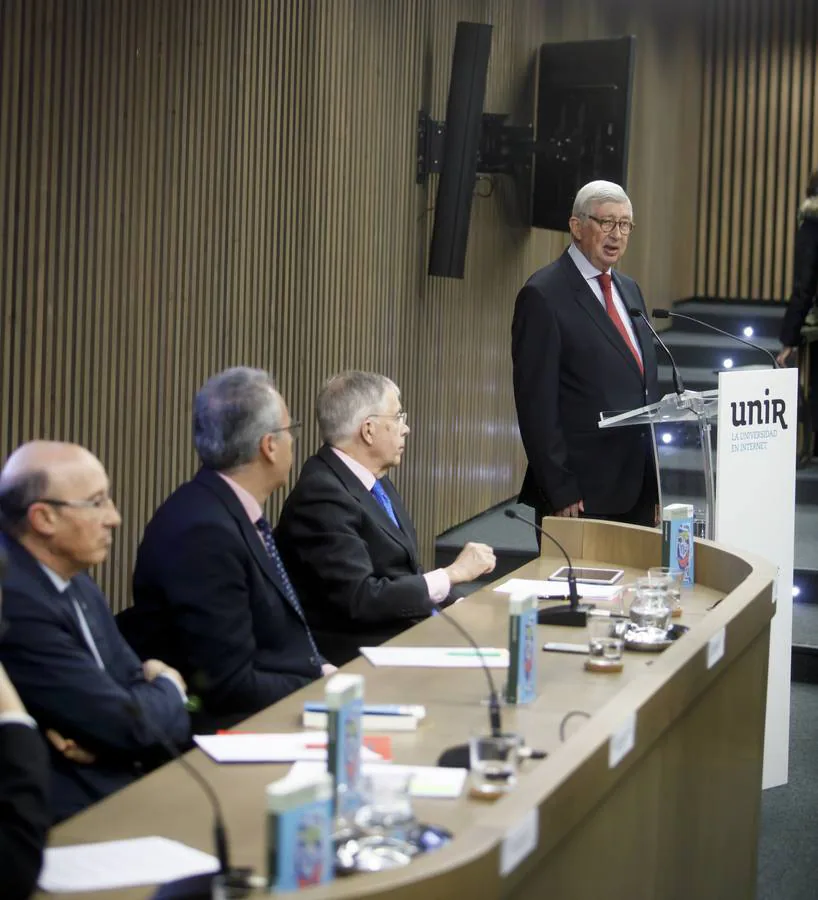 Coloquio sobre la situación actual de la universidad española y sus retos, organizado en Logroño por la Universidad Internacional de La Rioja (UNIR).