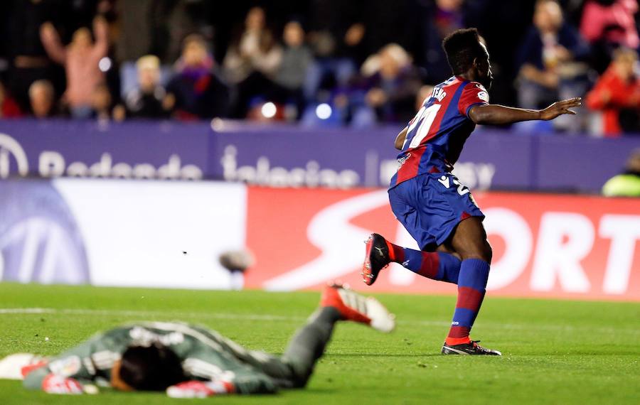 Los blancos empataron con el Levante como ya ocurrió en el Santiago Bernabéu.