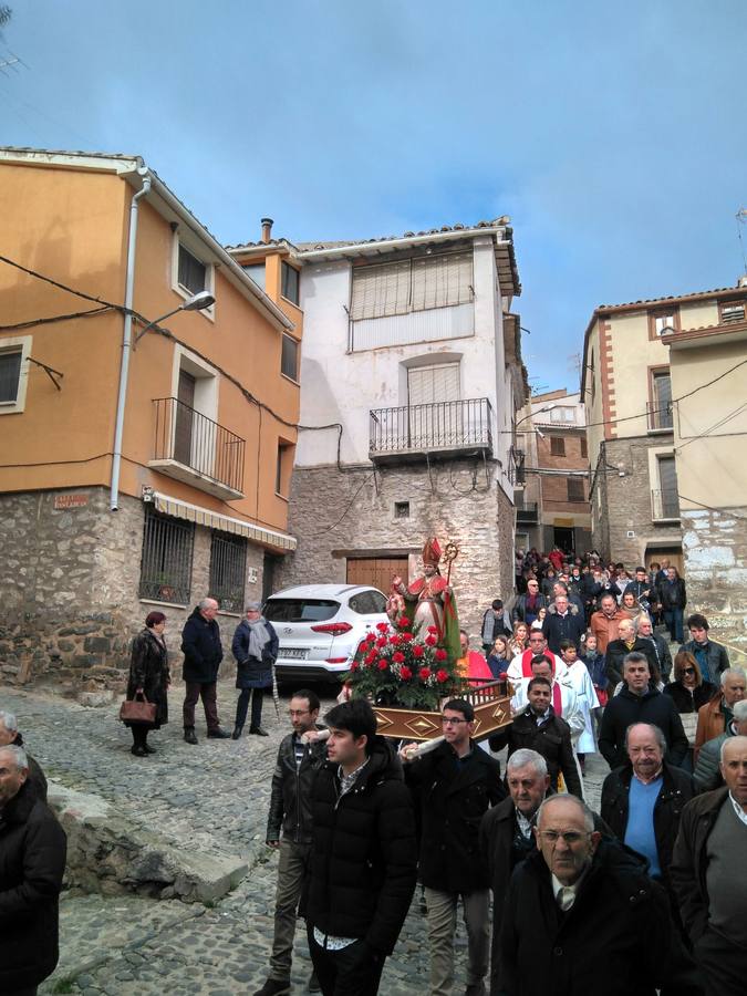 Cornago celebra San Blas con actos religiosos y subasta de roscos
