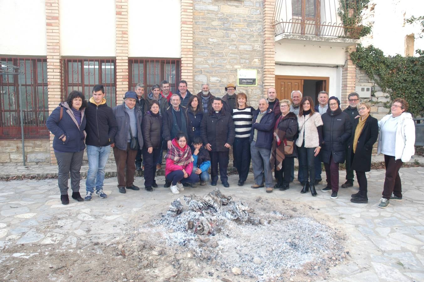 Navajun celebra San Blas con hoguera, bendicion y tostadas