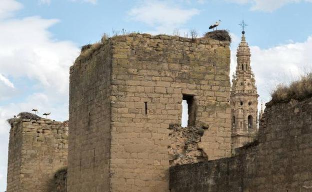 Vista de un tramo de la muralla de Santo Domiingo. 