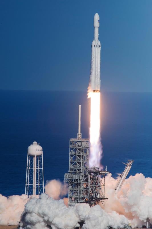 El lanzamiento del Falcon Heavy, en imágenes