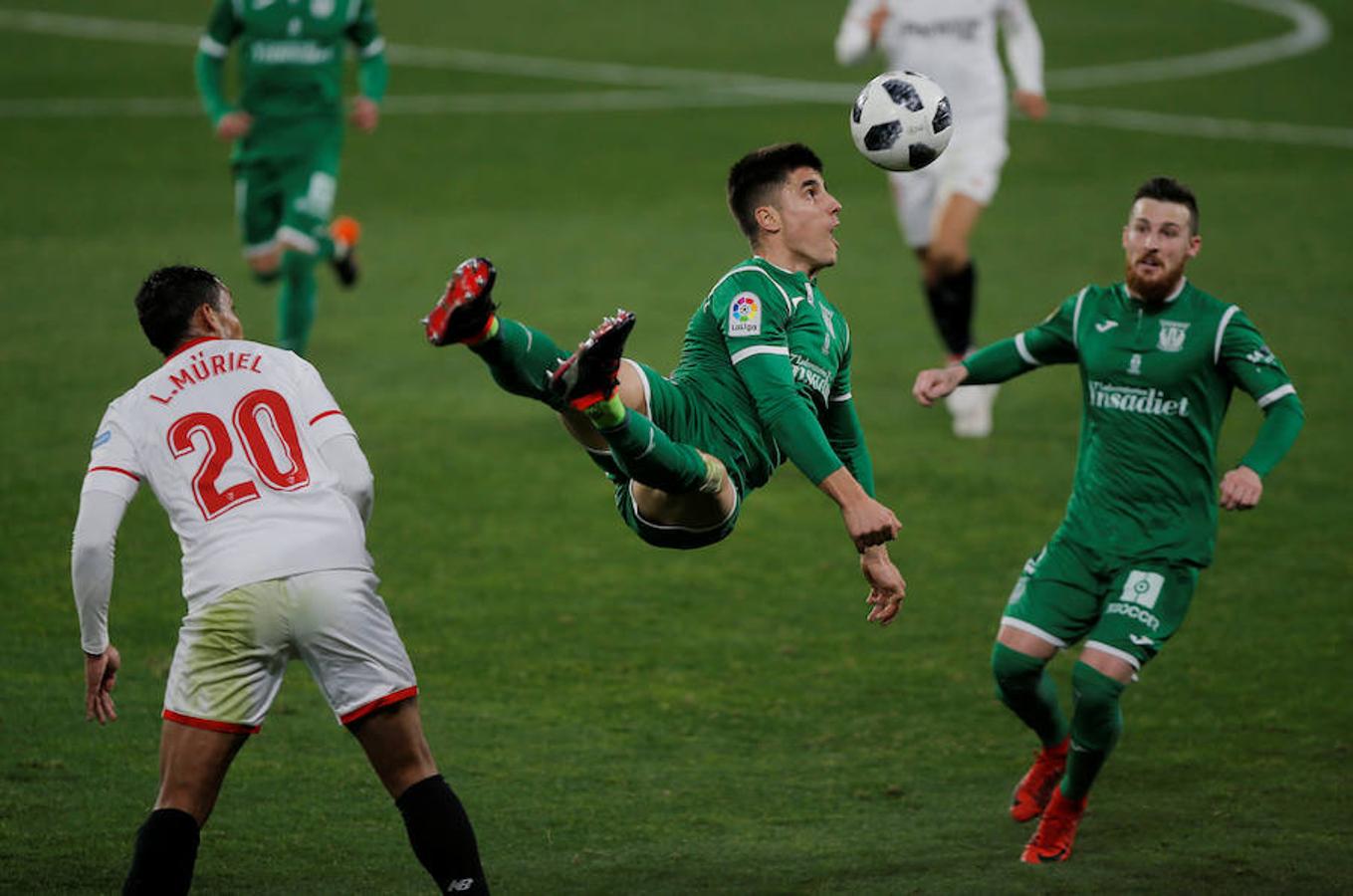 El conjunto hispalense cerró su pase a la final de la Copa del Rey derrotando por 2-0 a los pepineros.